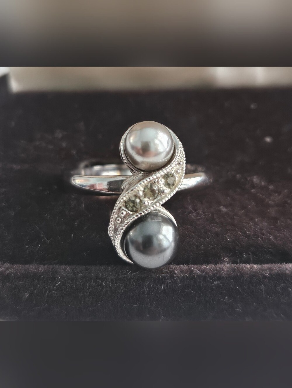 Vintage 1974 Sarah Coventry "Dusk" ring